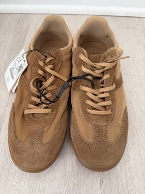 Zara Men's Lace-Up Sneakers in Caramel/Tan